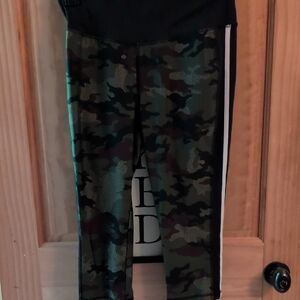 Camo Print Women's Legging Capris